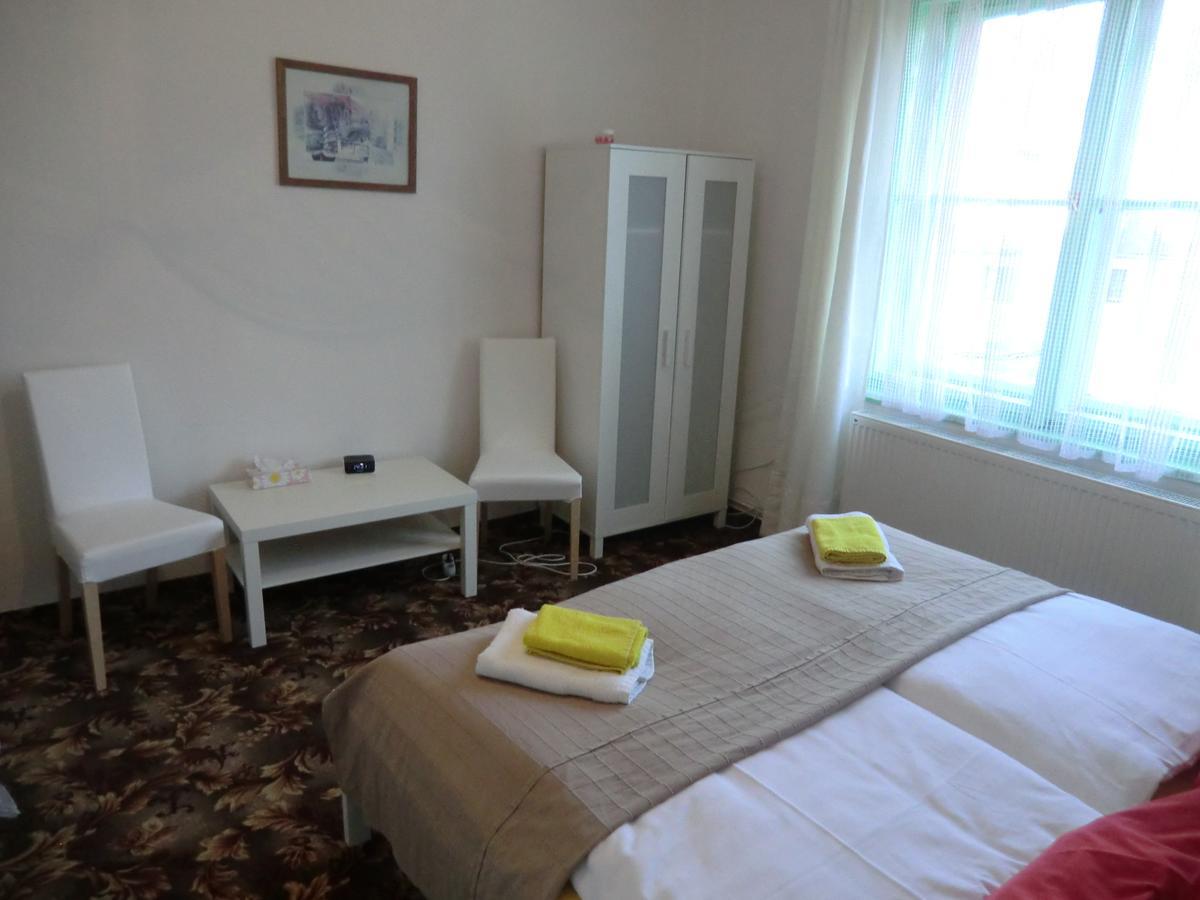 Orbis Hotel Praag Buitenkant foto
